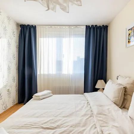 2bdr Duplex With Parking